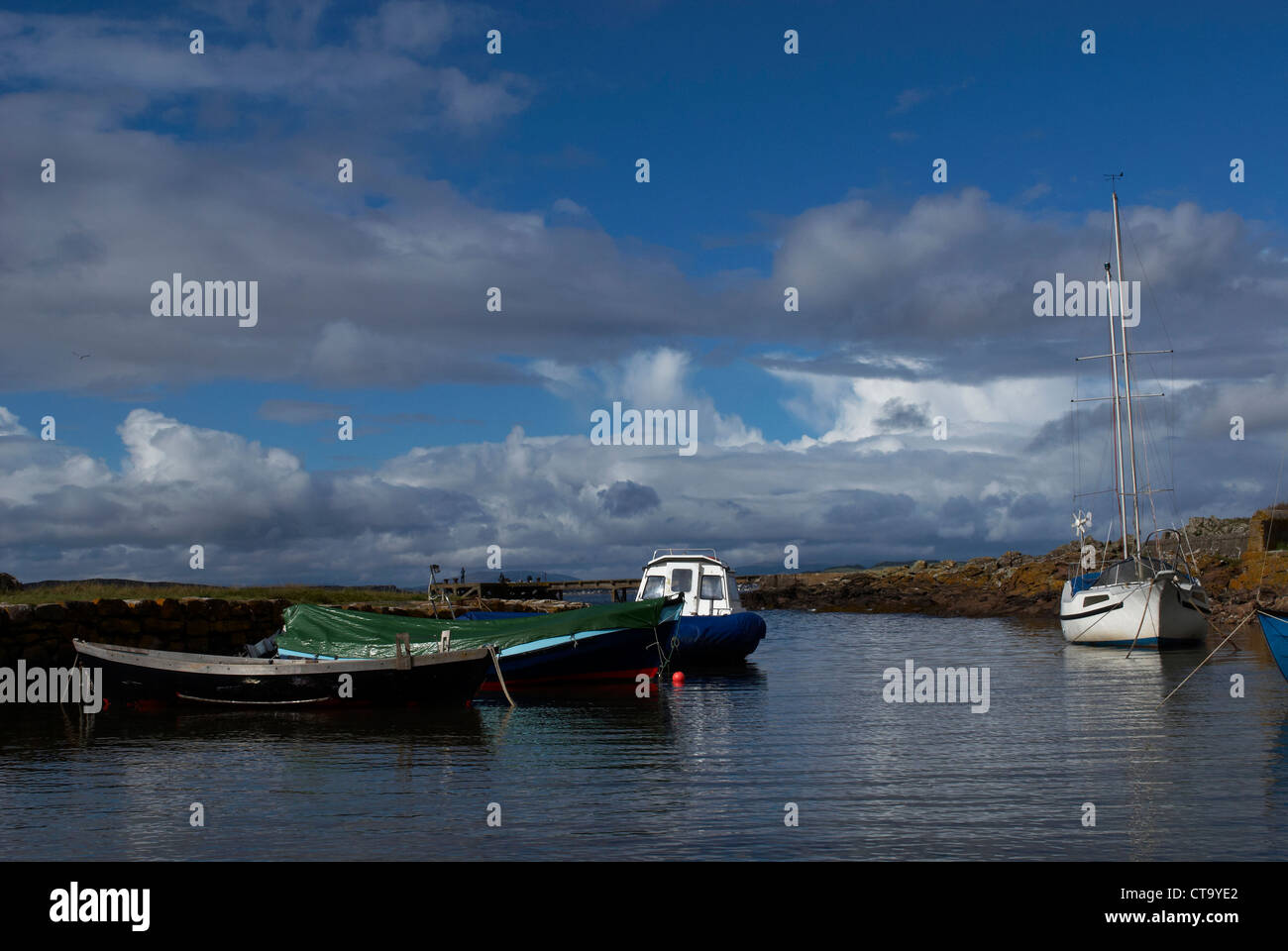 Imbarcazioni al porto Portencross Foto Stock