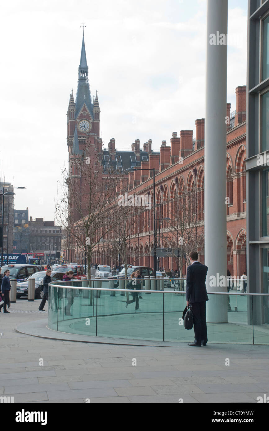 Londra dalla stazione ferroviaria internazionale di St Pancras Foto Stock