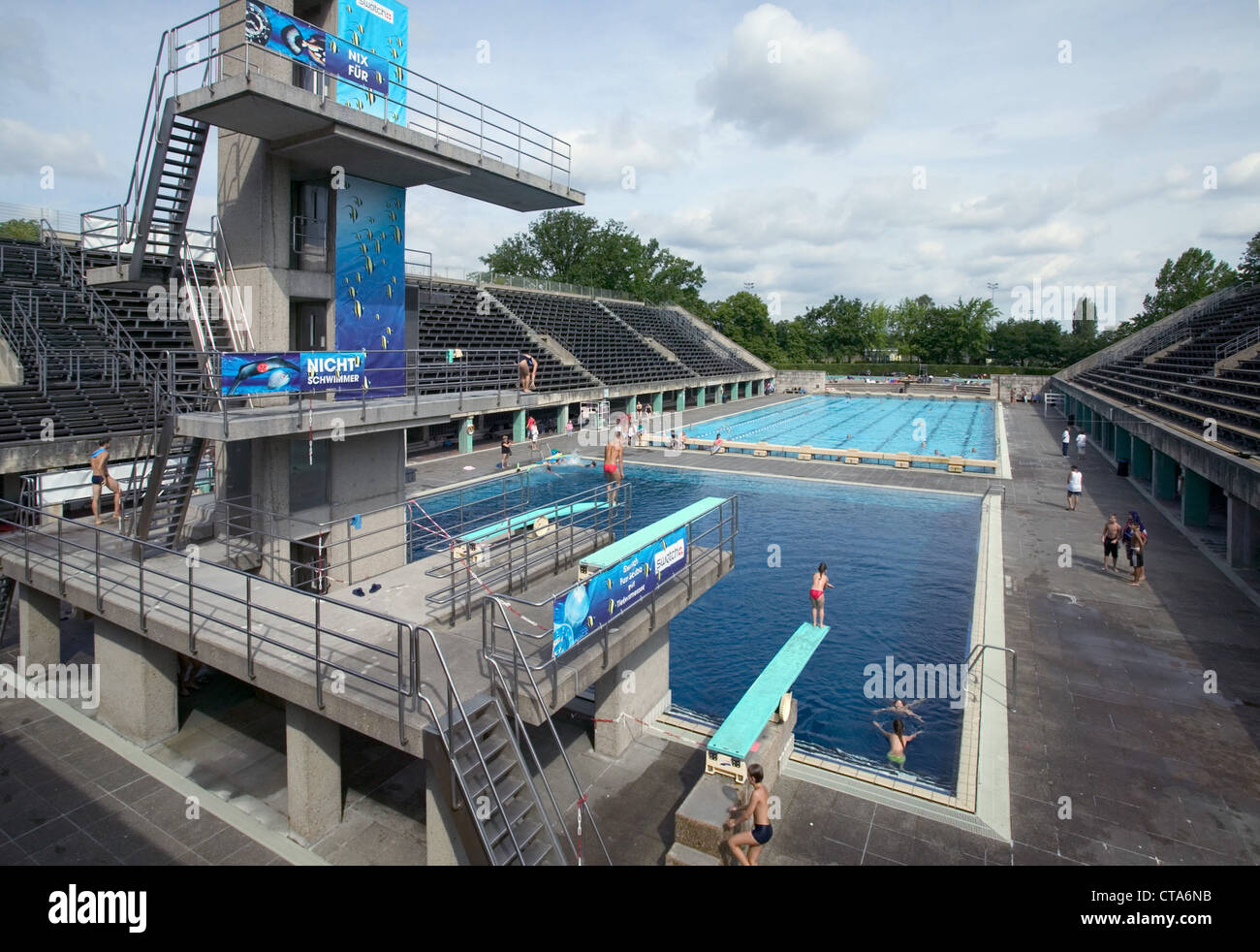 Berlino, piscina nel parco dello Stadio Olimpico Foto Stock