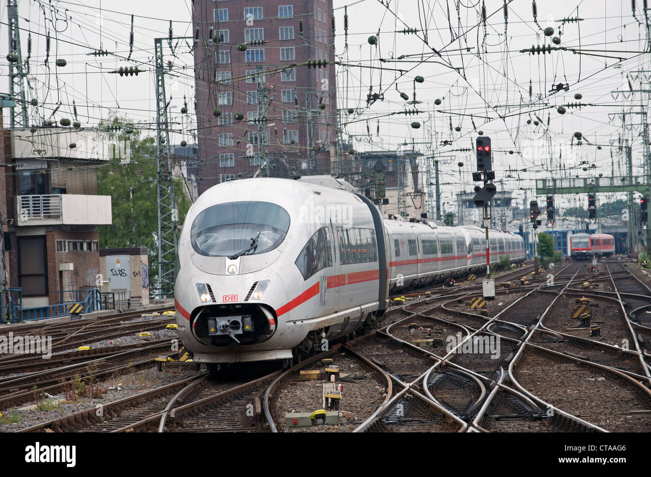Le ferrovie tedesche ICE-3 ad alta velocità treno express Colonia Germania Foto Stock