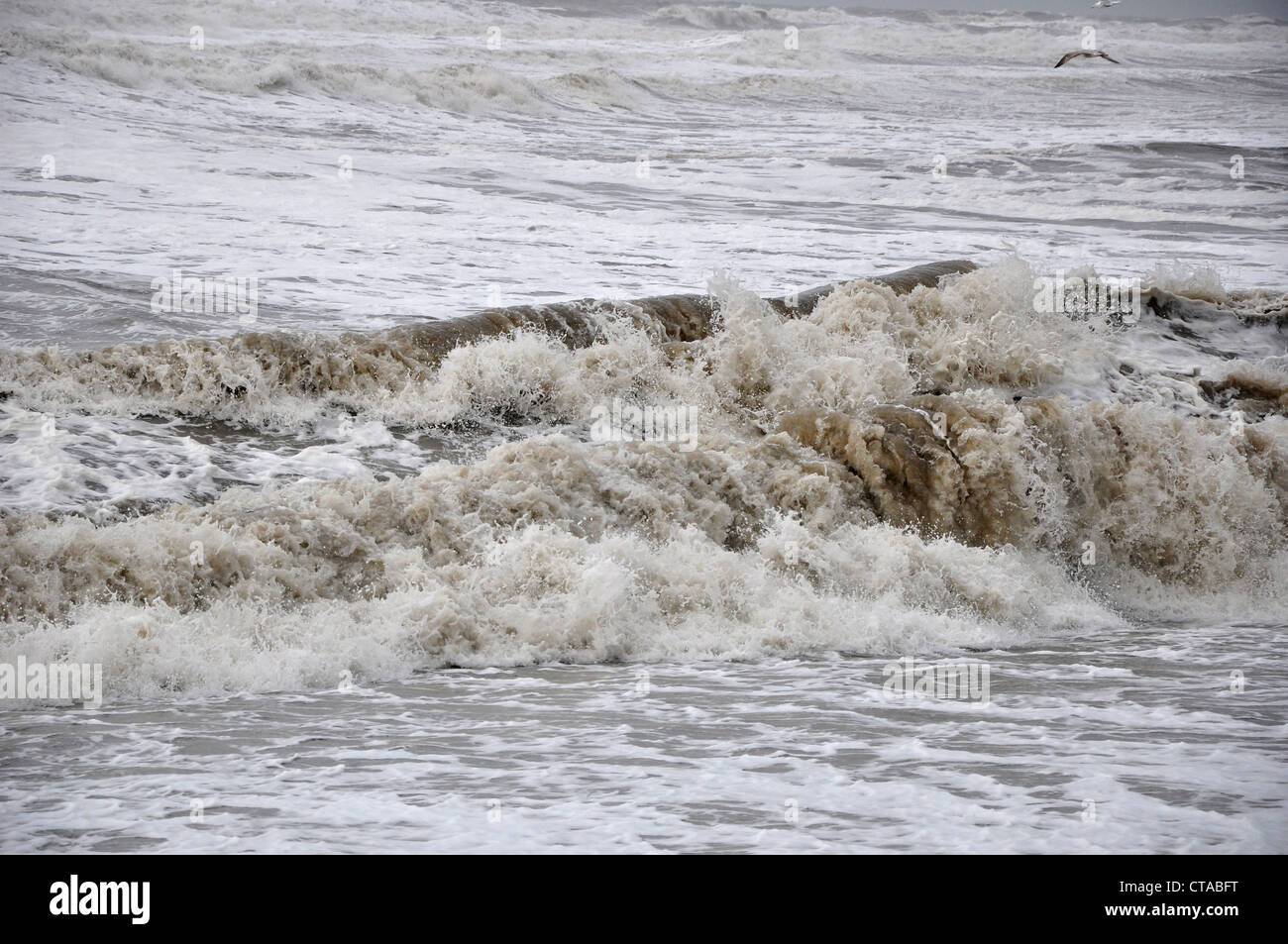 Mare mosso a West Bay, Dorset. Aprile 30 2012 Foto Stock