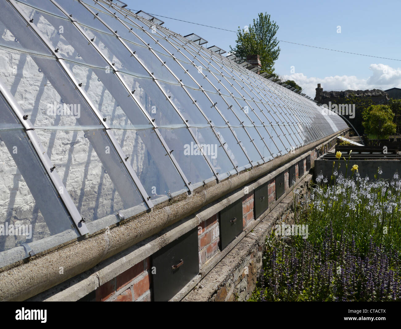 Serra a Tapeley park garden Devon England Regno Unito Foto Stock