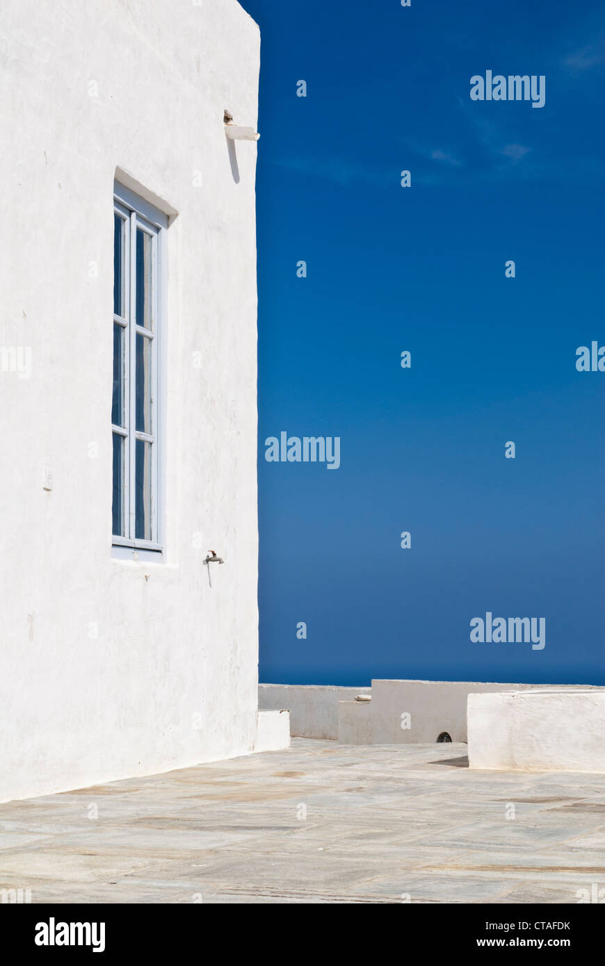 Dettaglio del cubo bianco come architettura cicladica sull isola di Serifos, Cicladi Grecia Foto Stock