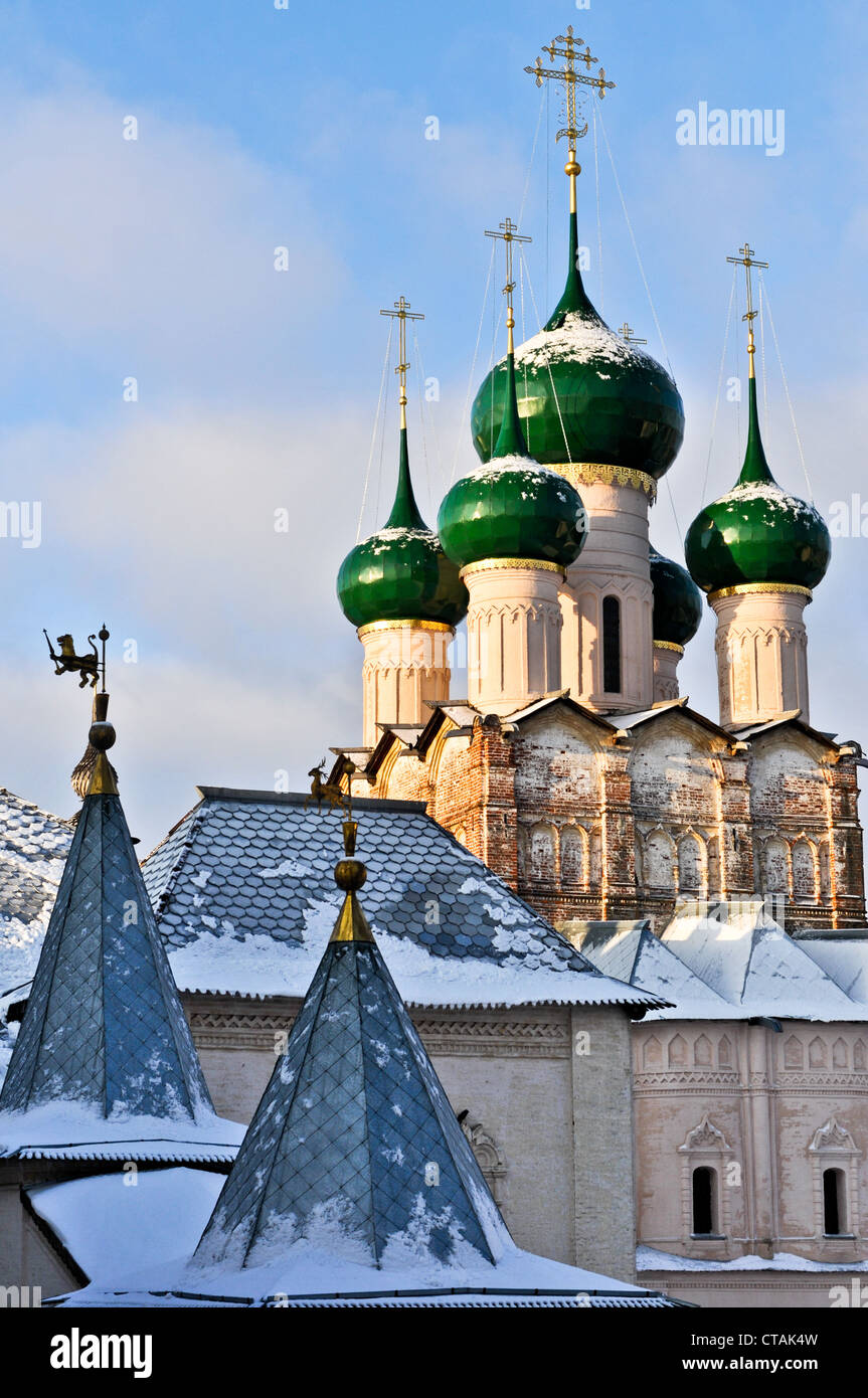 Il Cremlino di Rostov in inverno. Noto anche come Rostov il grande, è una parte chiave del Golden Ring della Russia. Foto Stock