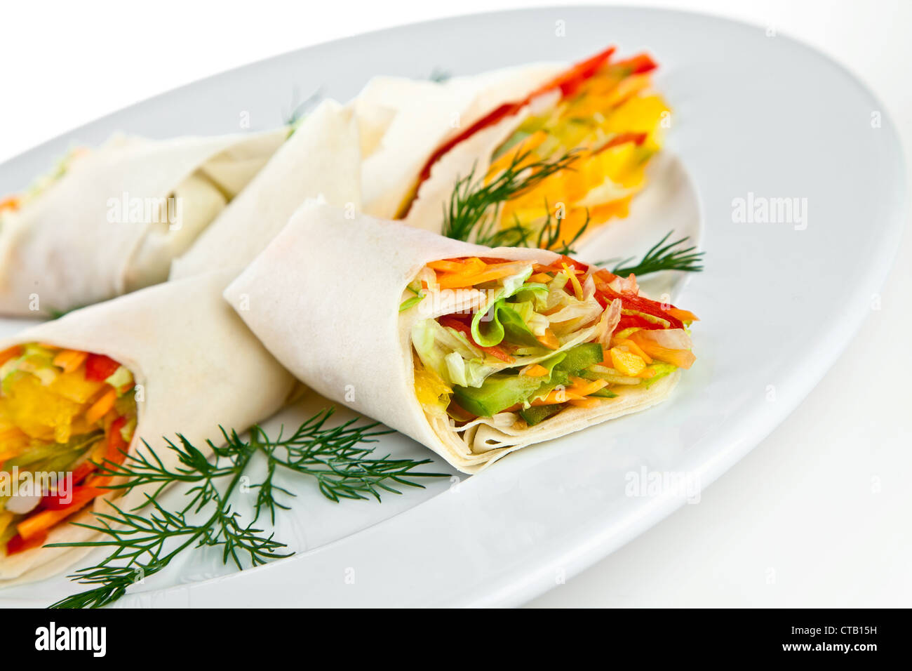 Facile snack dalla verdura fresca su un bianco Foto Stock