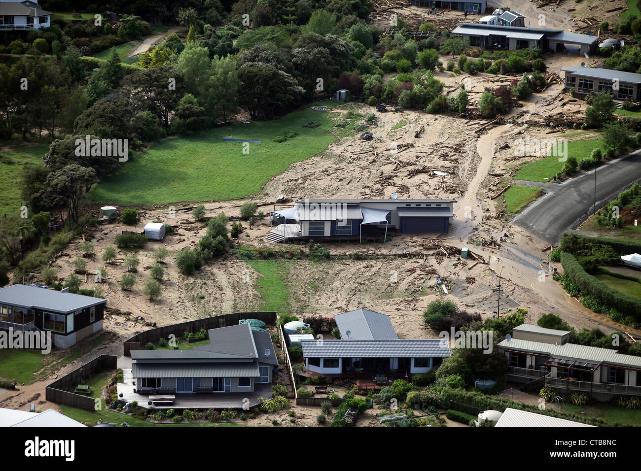 Fotografia aerea di case devastate record seguente la rottura delle precipitazioni nella regione di Nelson della Nuova Zelanda a dicembre 2011 Foto Stock