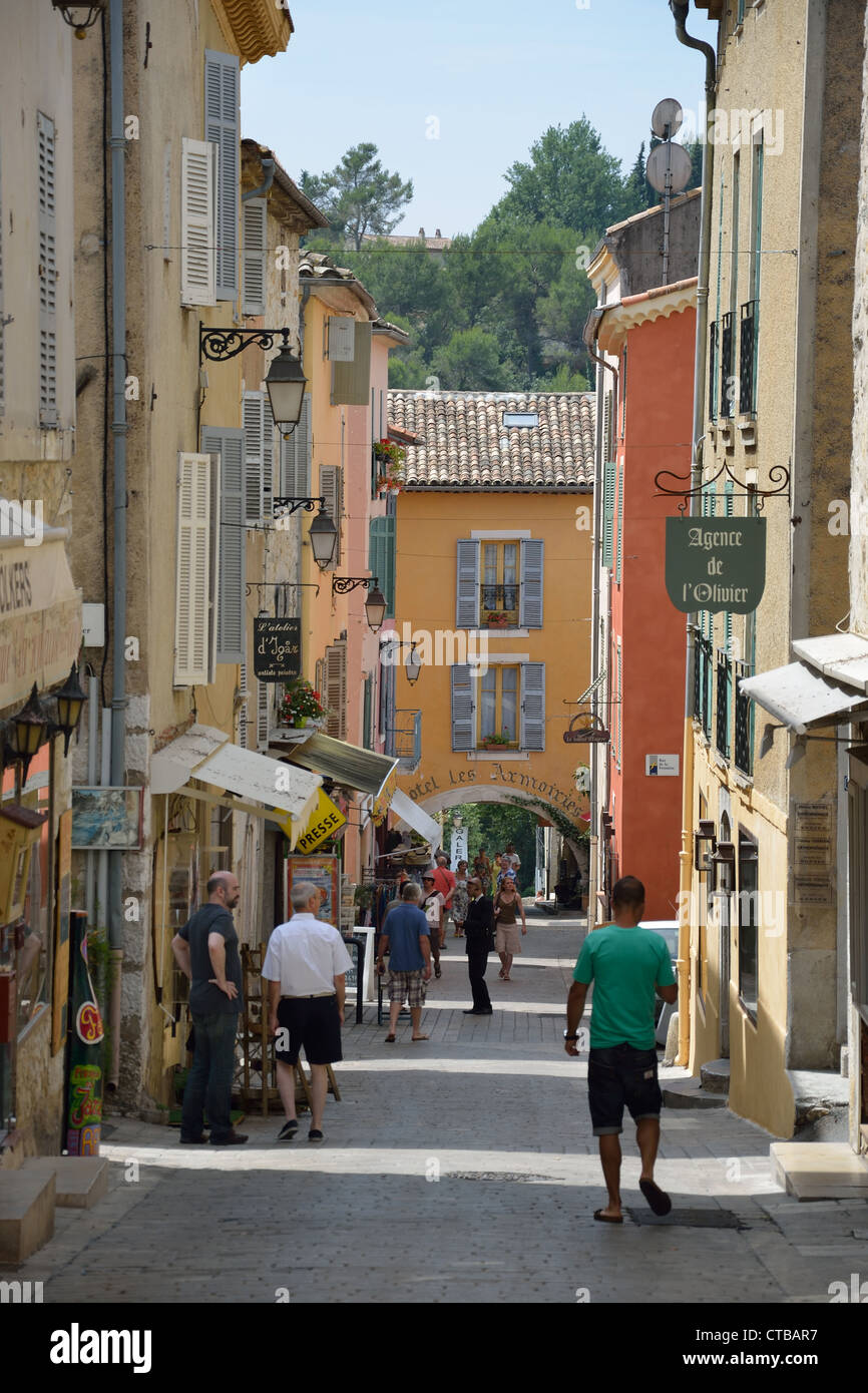 Scena di strada, Valbonne, Alpes-Maritimes, Provence-Alpes-Côte d'Azur, in Francia Foto Stock