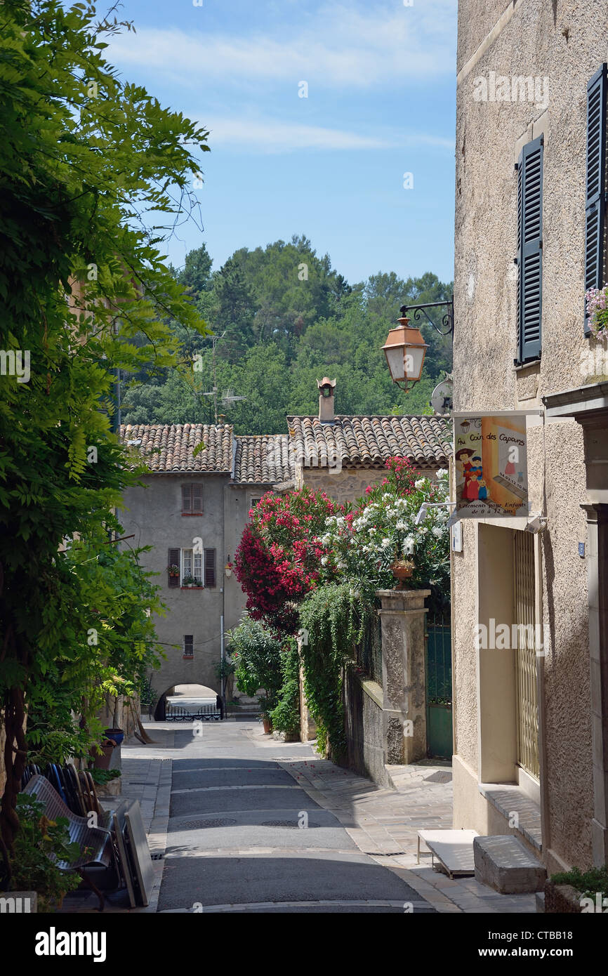 Scena di strada, Valbonne, Alpes-Maritimes, Provence-Alpes-Côte d'Azur, in Francia Foto Stock