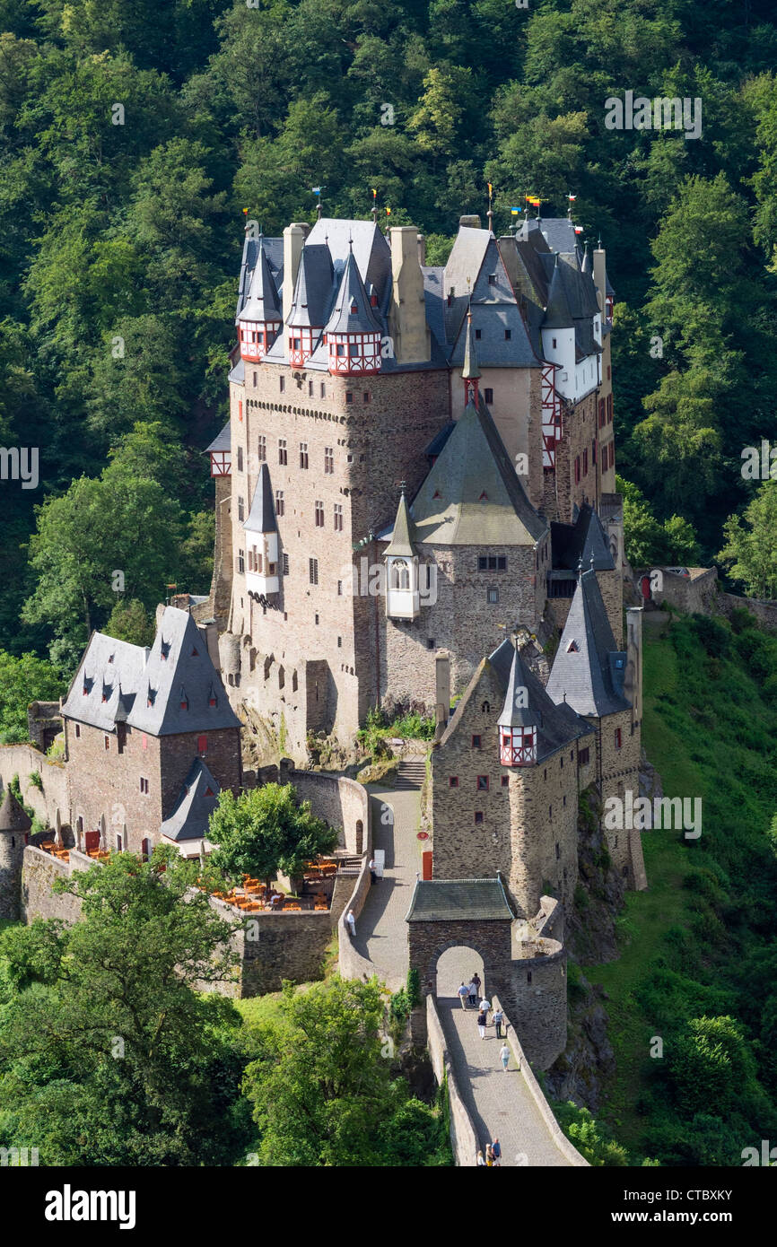 Burg Eltz Castello Nei Pressi Del Fiume Mosella Valley In Renania Palatinato Germania Foto Stock Alamy