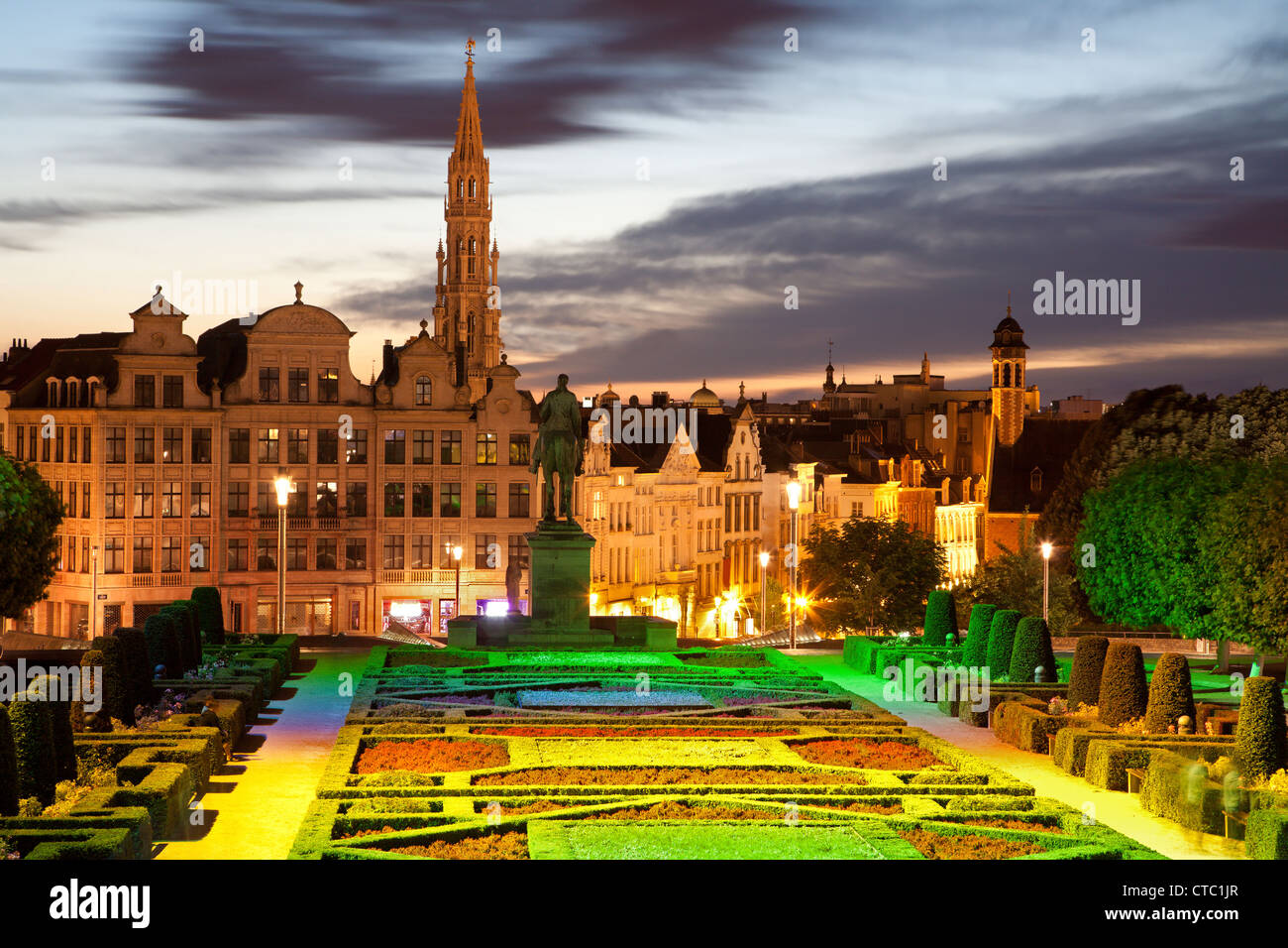 Bruxelles - Outlook da Monts des Arts di sera. Foto Stock