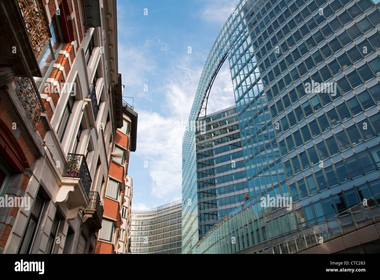 Bruxelles - 24 giugno: Commissione europea edificio in piazza Schumann il 24 giugno 2012 a Bruxelles. Foto Stock