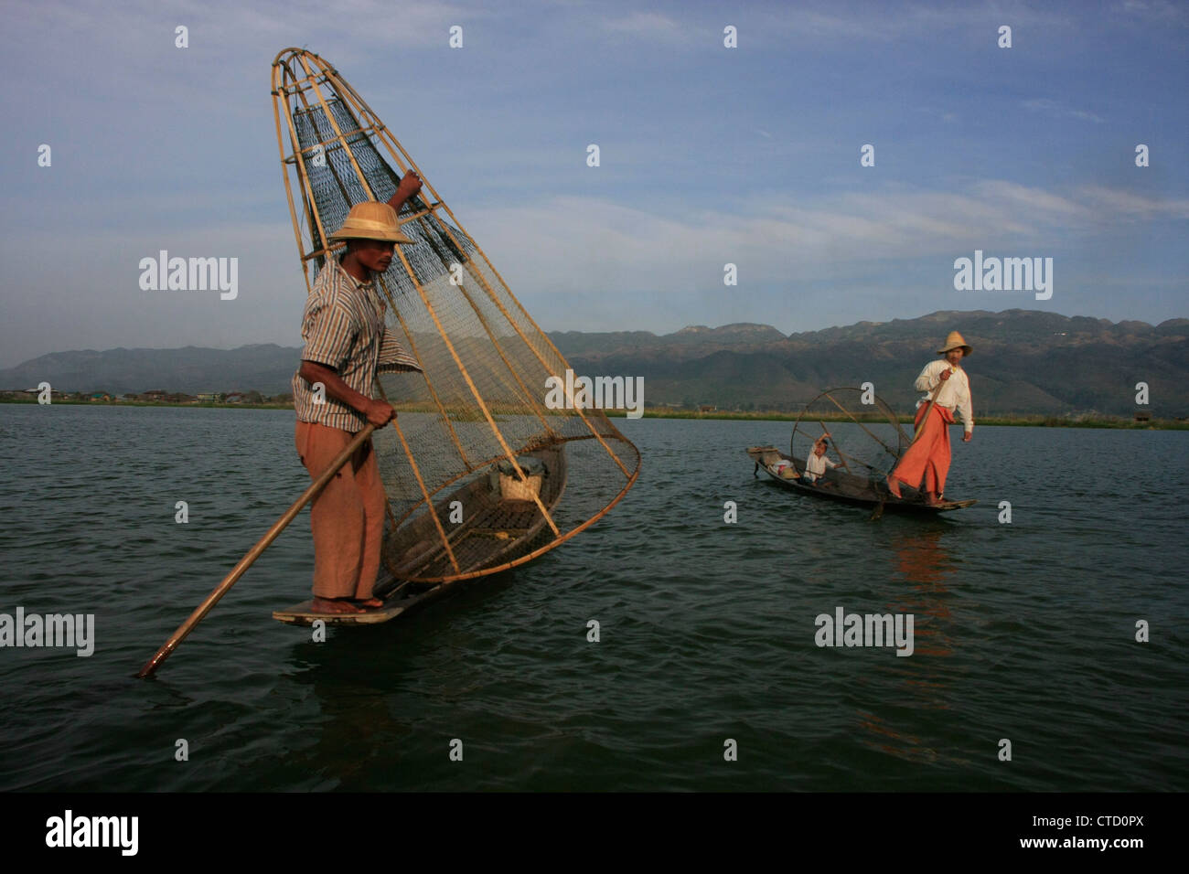 Lago Inle pescatori, stato Shan, Myanmar, sud-est asiatico Foto Stock