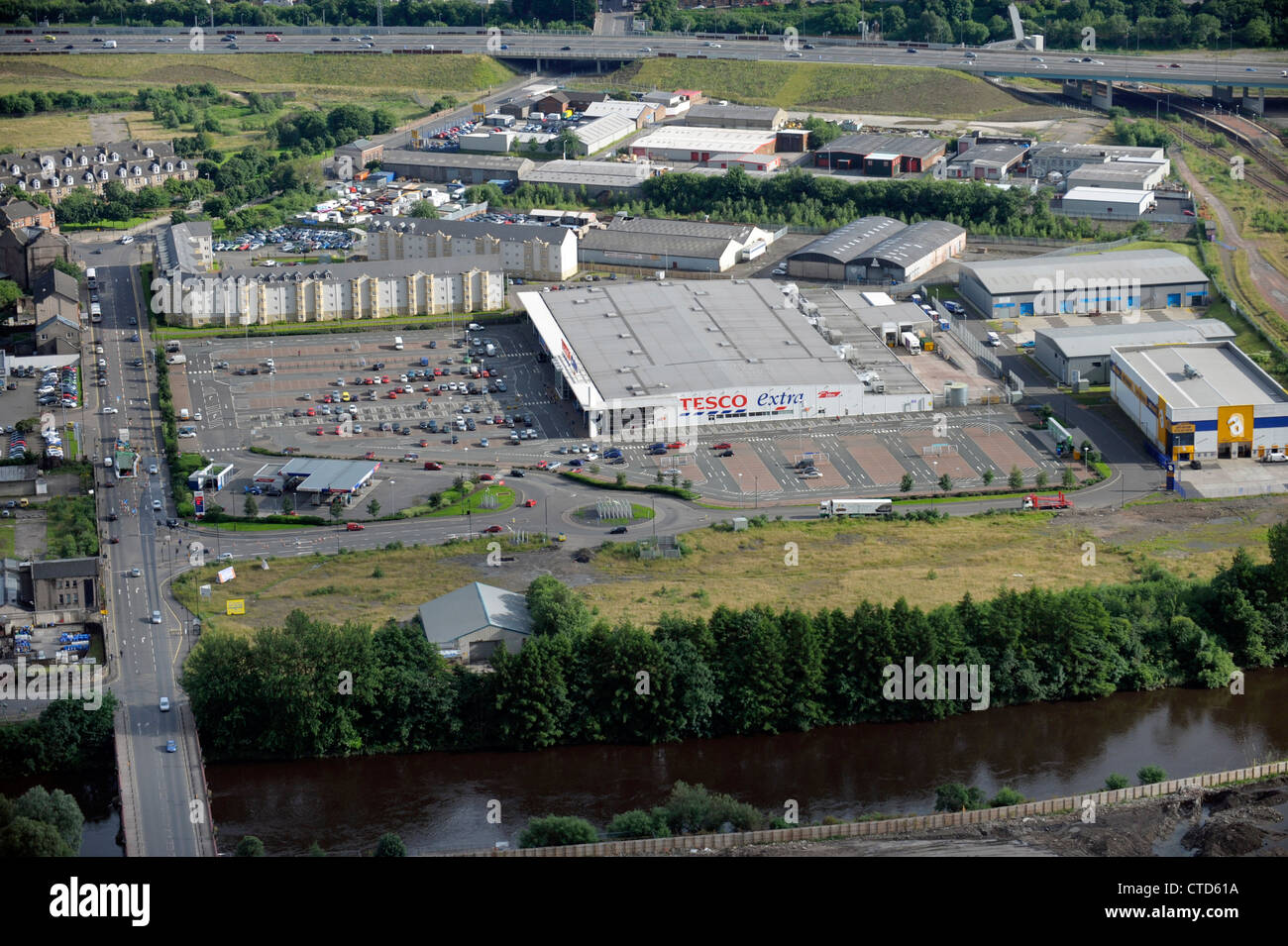 Vista aerea del negozio Tesco in Laurino, Glasgow Foto Stock
