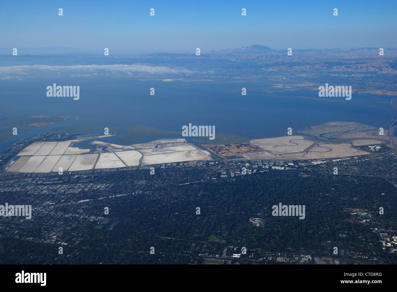 Westpoint e First Slough (Meta HQ all'estrema destra), Redwood City CA Foto Stock