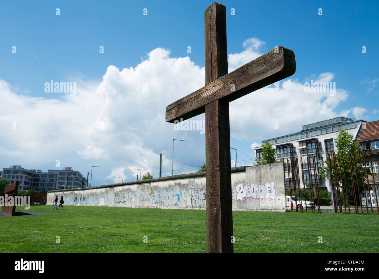 La sezione di originale muro di Berlino a Bernauer Strasse Berlino Germania Foto Stock