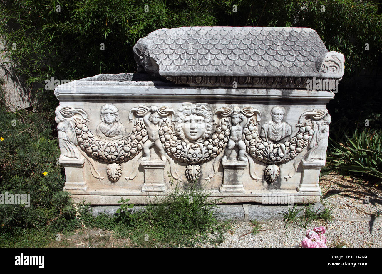 Antico sarcofago romano, Efeso Museo Archeologico, Turchia Foto Stock