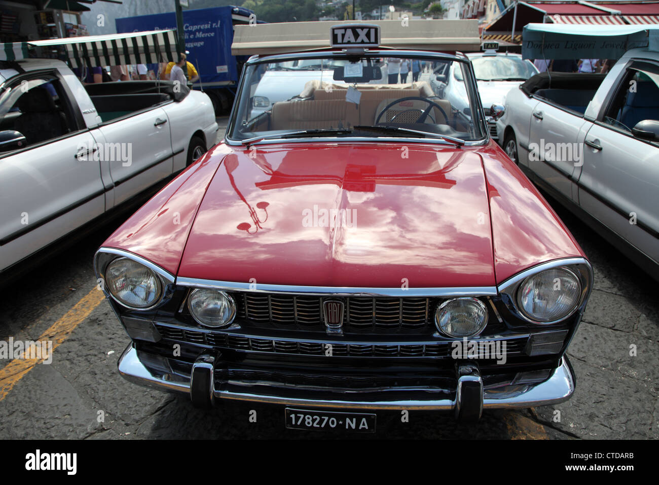 Taxi di Capri, Capri, Baia di Napoli, Italia Foto Stock