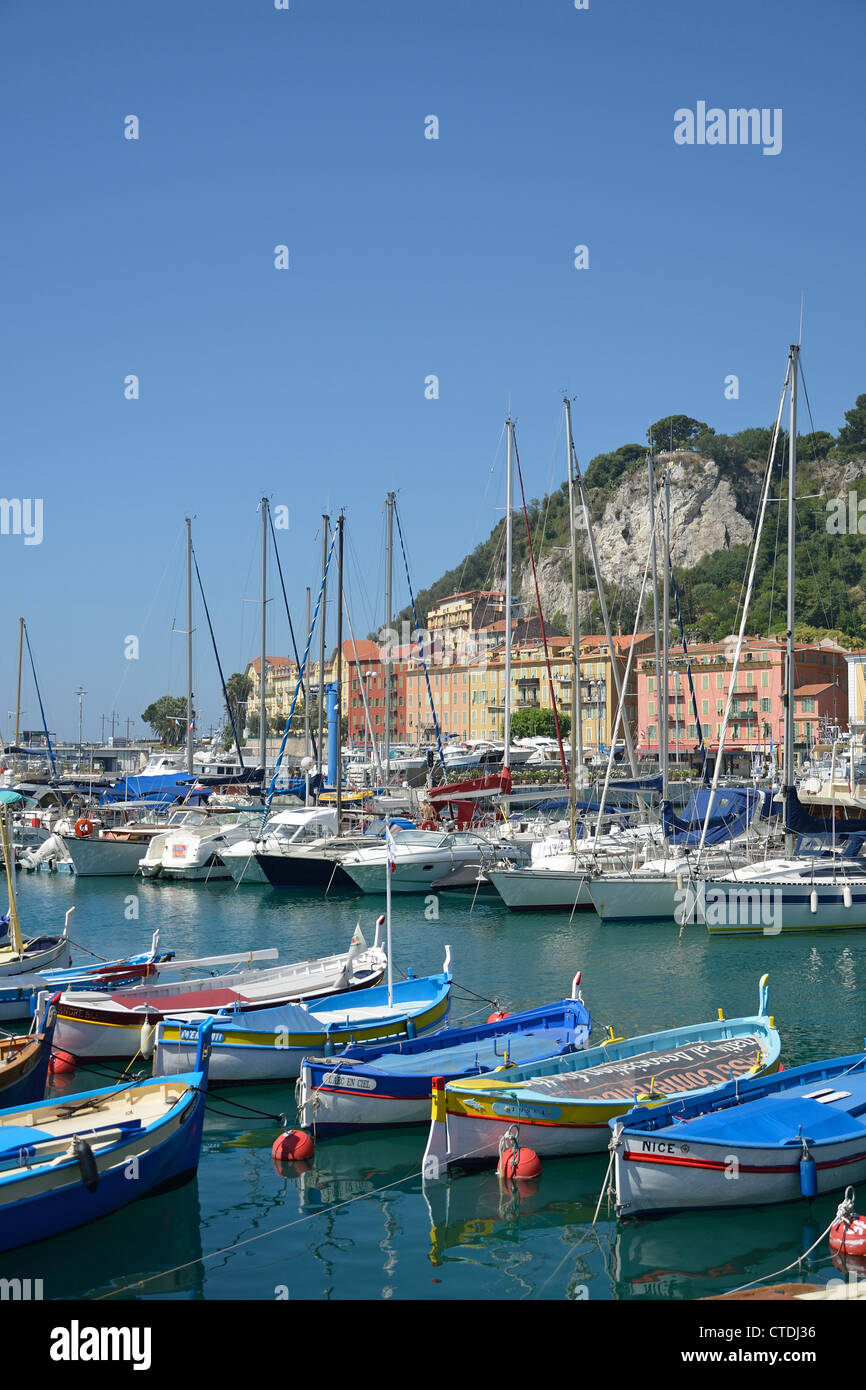Barche da pesca in Vieux Port (porto vecchio) Nizza, Nizza Côte d'Azur, Alpes-Maritimes, Provence-Alpes-Côte d'Azur, in Francia Foto Stock