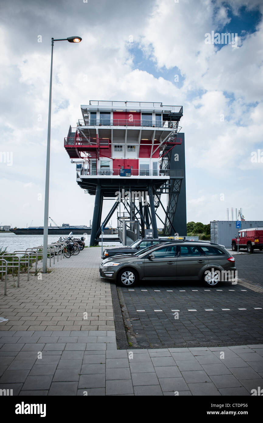Paesi Bassi, Amsterdam, giugno 2012 Ex REM isola radiostation in Western Harbour Area. Foto Kees Metselaar Foto Stock