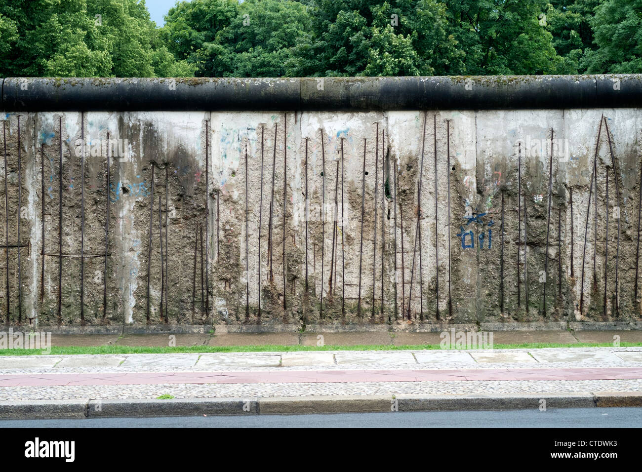 La sezione di originale muro di Berlino a Bernauer Strasse Berlino Germania Foto Stock