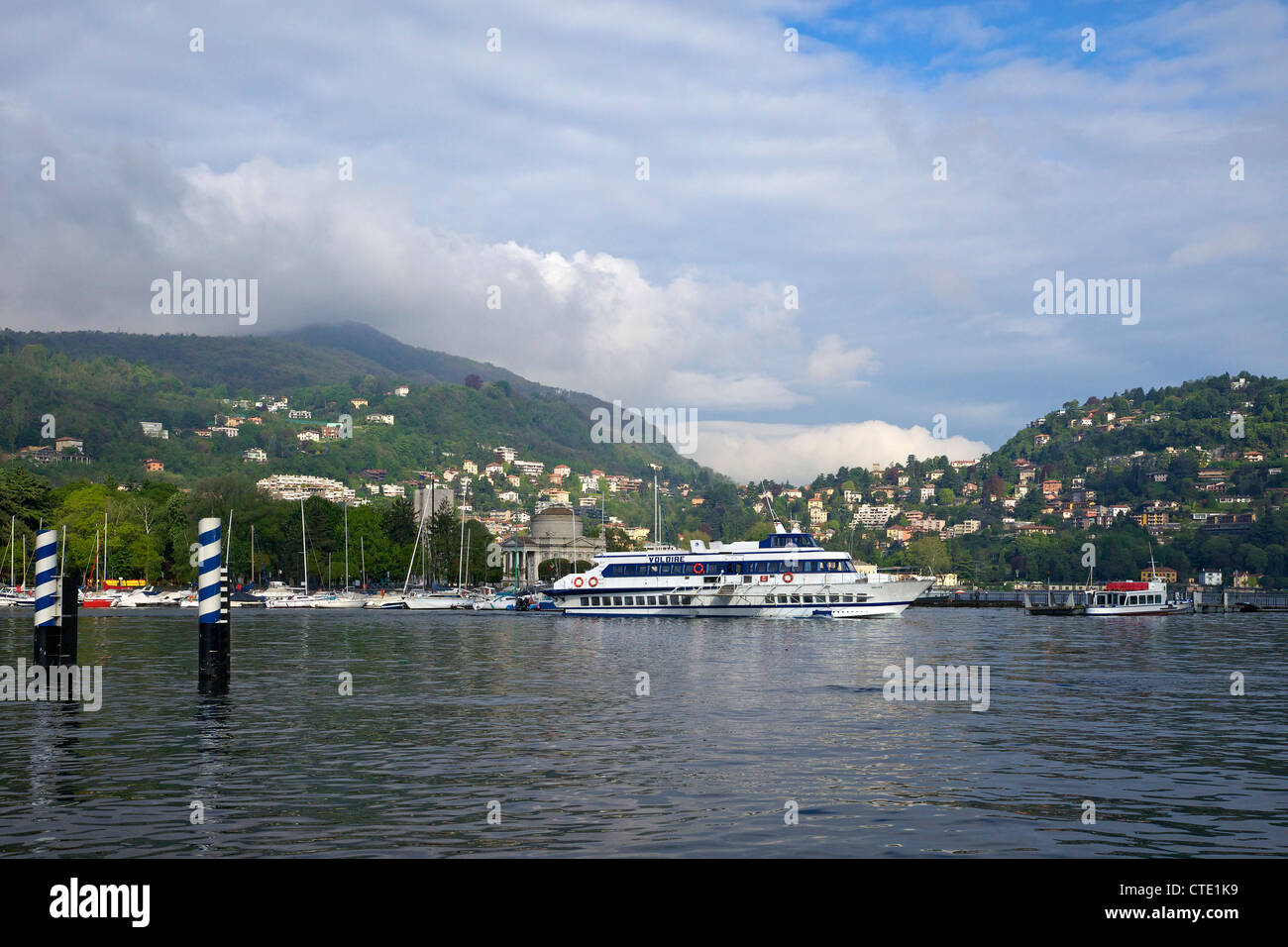 Vista sul lago di Como dal centro di Como, Italia, Europa Foto Stock