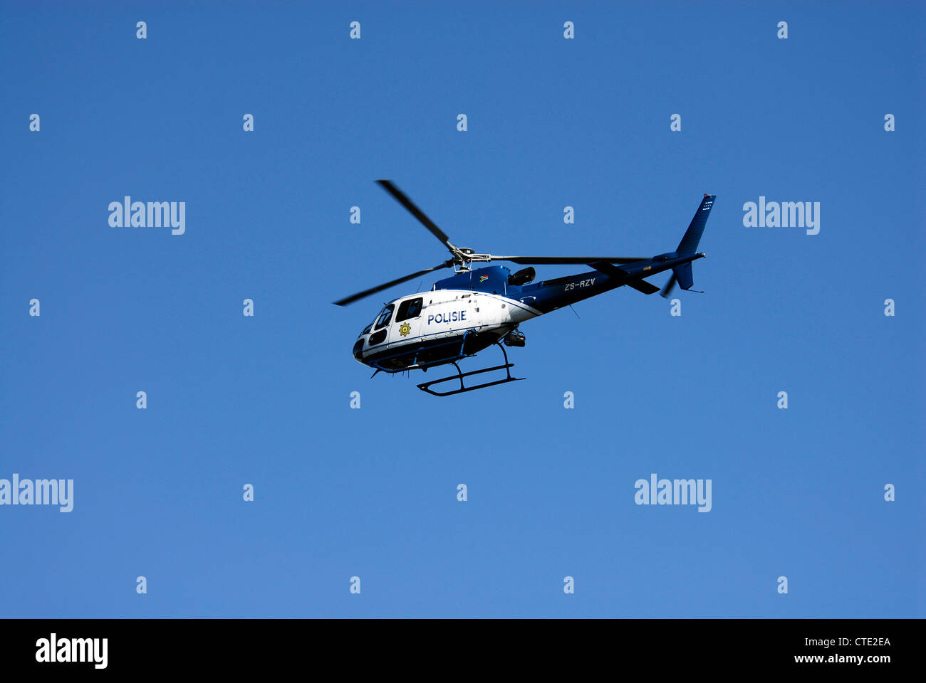 Servizio di polizia sudafricana elicottero di pattuglia. Eurocopter AS 350 B3 - ZS-RZV Foto Stock