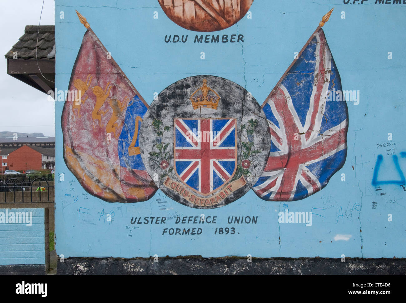 Un murale lealisti nell'protestante Shankill della parte occidentale di Belfast. Foto Stock