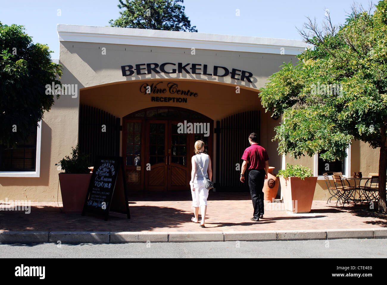 Vino Bergkelder del centro visitatori e impianto di imbottigliamento, Cape Winelands, Stellenbosch, Western Cape, Sud Africa Foto Stock