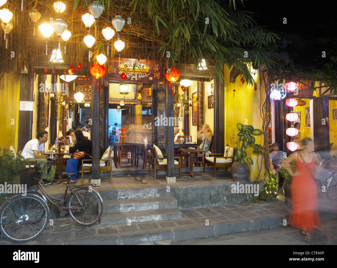 Vista serale del bar di Hoi An Vietnam Foto Stock