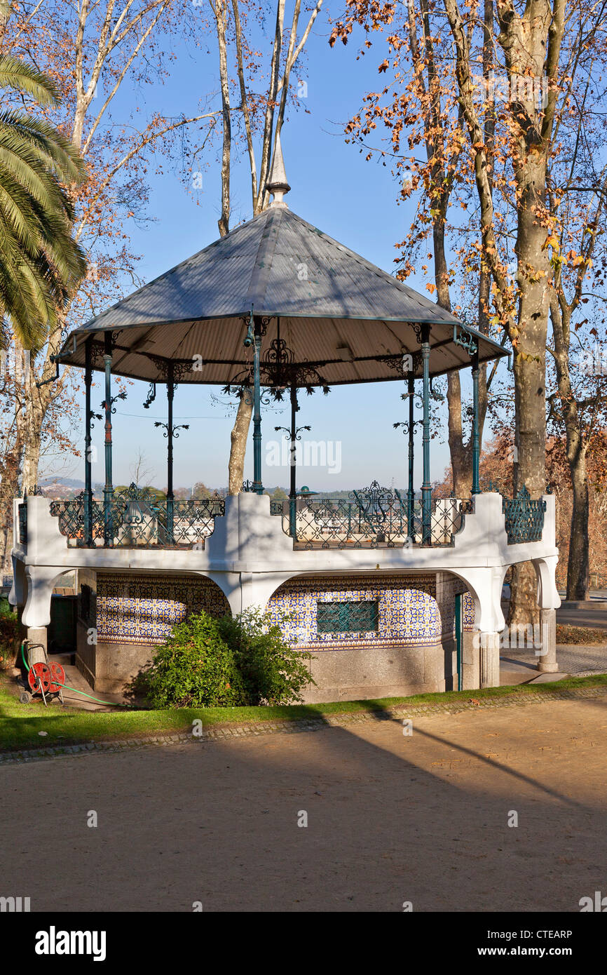 Bandstand nel Dona Maria II Park, Santo Tirso città, Portogallo. Foto Stock