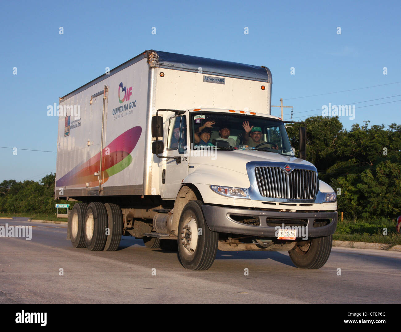 ABBIAMO realizzato International Truck sull'autostrada in Messico Foto Stock