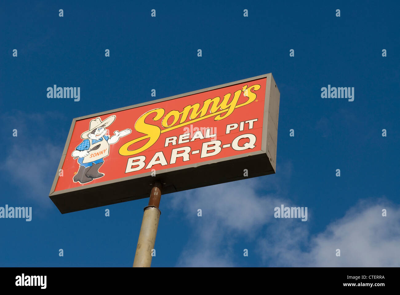 Sonny's Real Pit Bar-B-Q Restaurant Sign USA Foto Stock