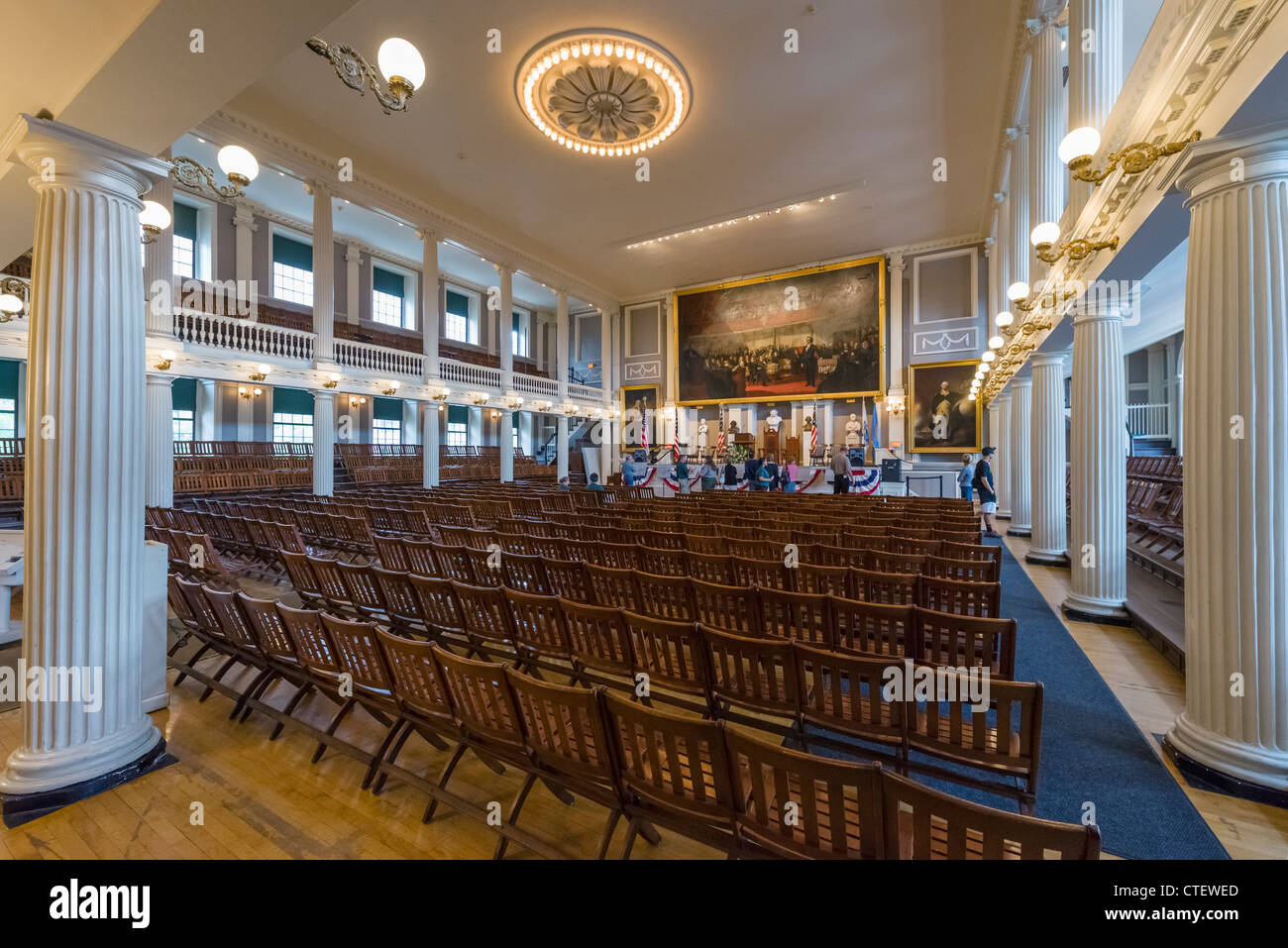 Interno della storica sala riunioni in Faneuil Hall, Boston, Massachusetts, STATI UNITI D'AMERICA Foto Stock