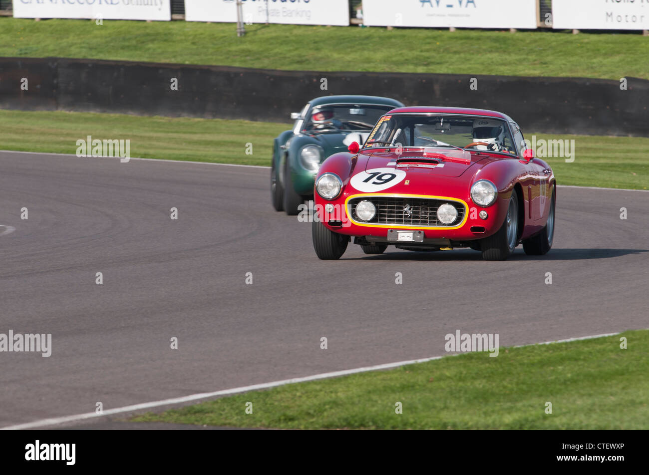 Ferrari 250 GT SWB/C e aston martin DB4GT Zagato al Goodwood 2011 Foto Stock