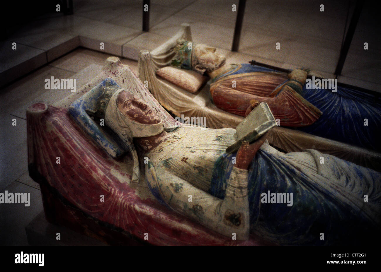 Fontevraud Abbey, Loire, Francia. Luglio 201.Le tombe della famiglia Plantagenet: Eleonora di Aquitania e Enrico II d'Inghilterra Foto Stock