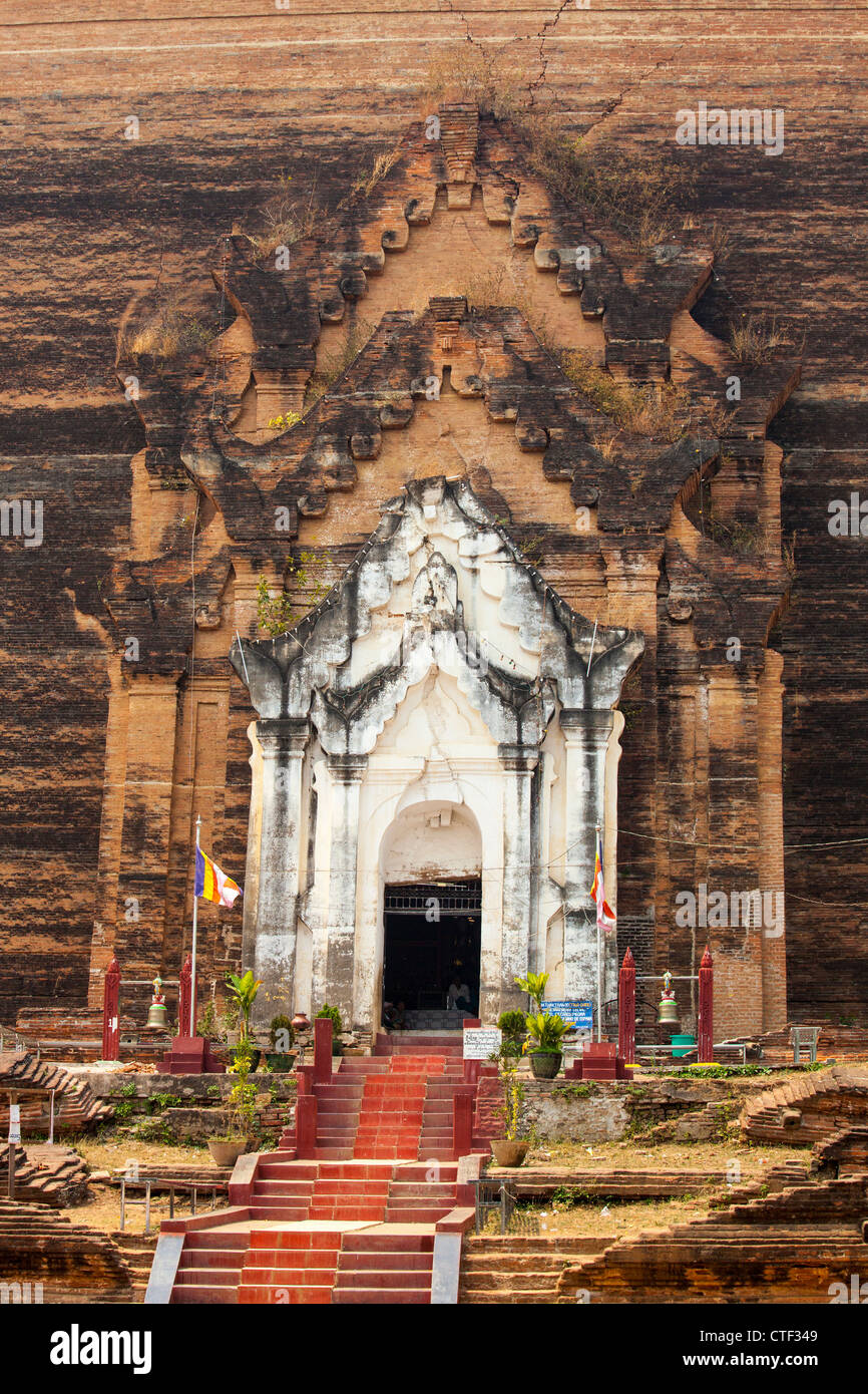 Mingun Paya Stupa rovina in Mingun vicino a Mandalay Myanmar Foto Stock