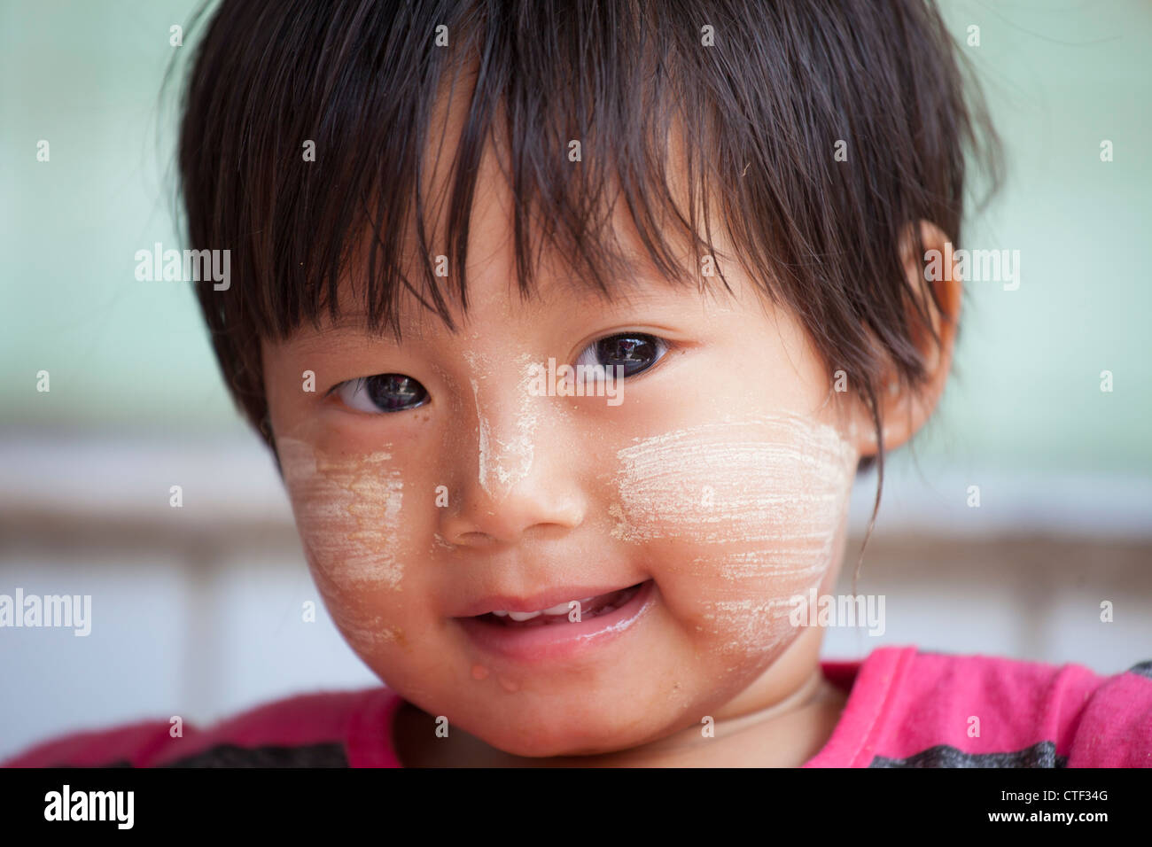 Giovane ragazza a Mandalay, Myanmar Foto Stock