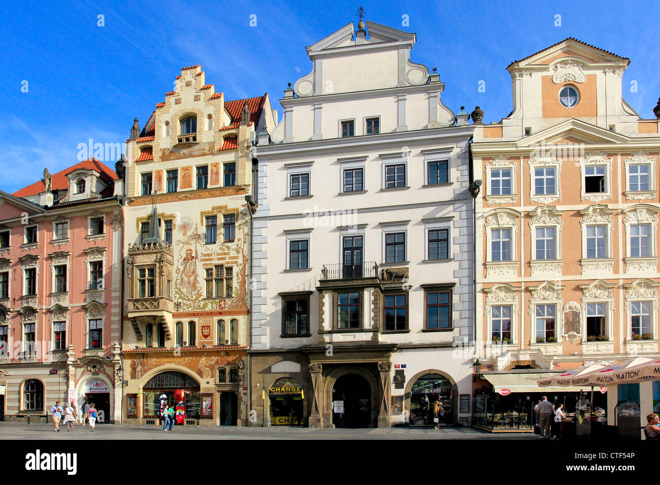 Case storiche sulla Piazza della Città Vecchia di Praga, Repubblica Ceca Foto Stock