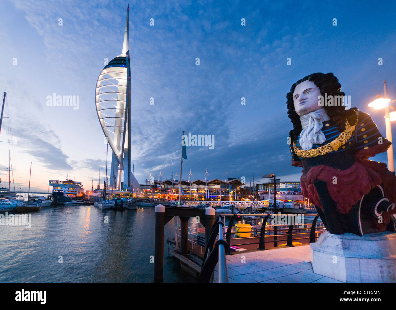 Spinnaker Tower al Gunwharf Quays Portsmouth Foto Stock