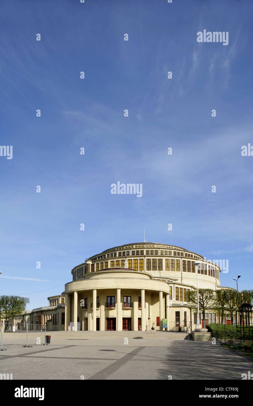 La Hala Ludowa concerto e exhibition hall, nel Parco Szczytnicki, Wroclaw, Polonia, progettato da Max Berg. Foto Stock