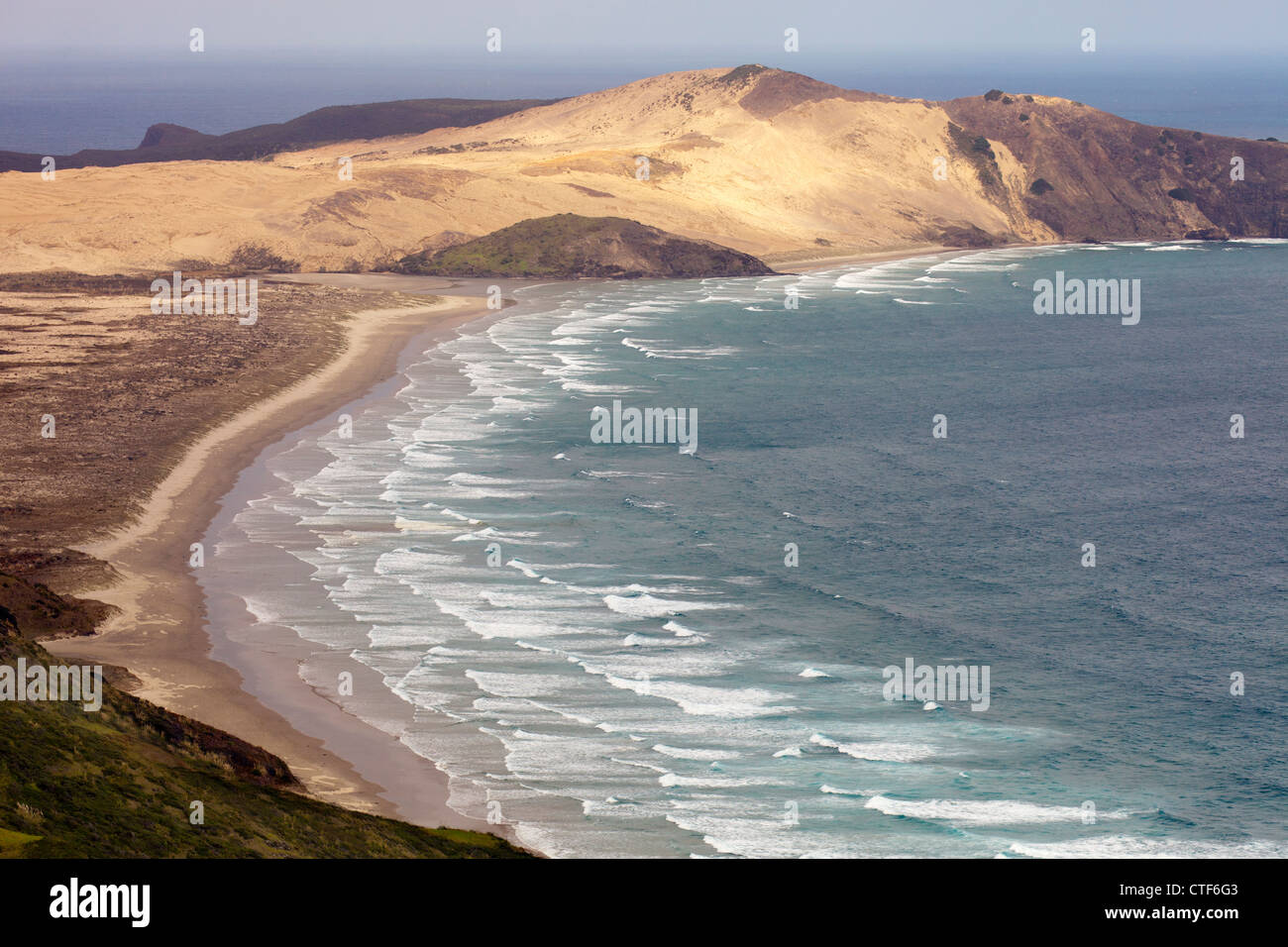 Interruttori dal Mare di Tasman crash contro Capo Reigna, Nuova Zelanda 2 Foto Stock