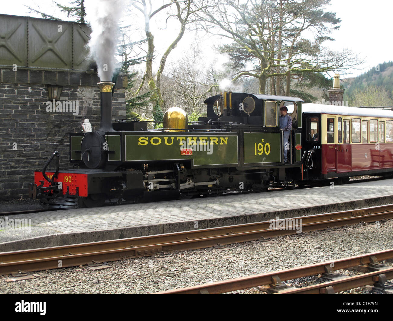 Treno a vapore, Ffestiniog Railway, Tan-y-Bwlch, il Galles del Nord Foto Stock