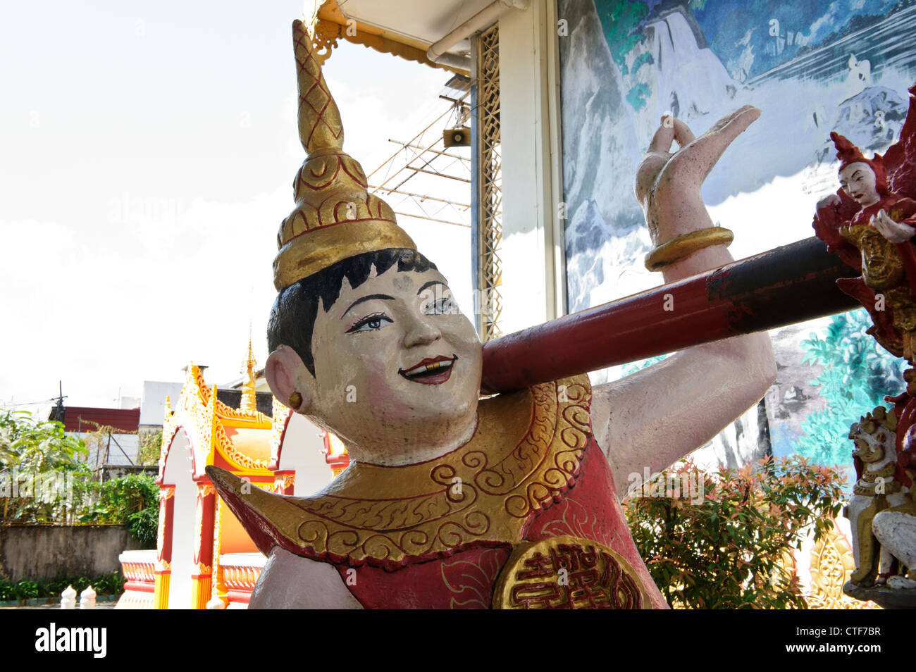 Ridendo bell bearer, Dhammikarama Tempio birmano, Georgetown, Penang, Malaysia. Foto Stock