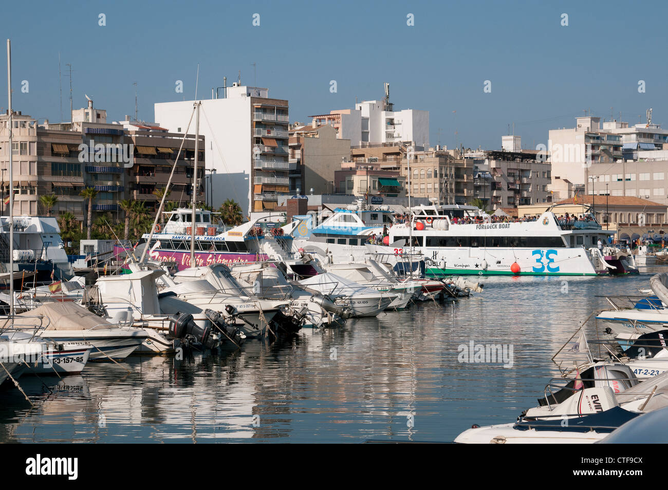 Barca marina a Santa Pola Spagna meridionale a sud di Alicante Foto Stock