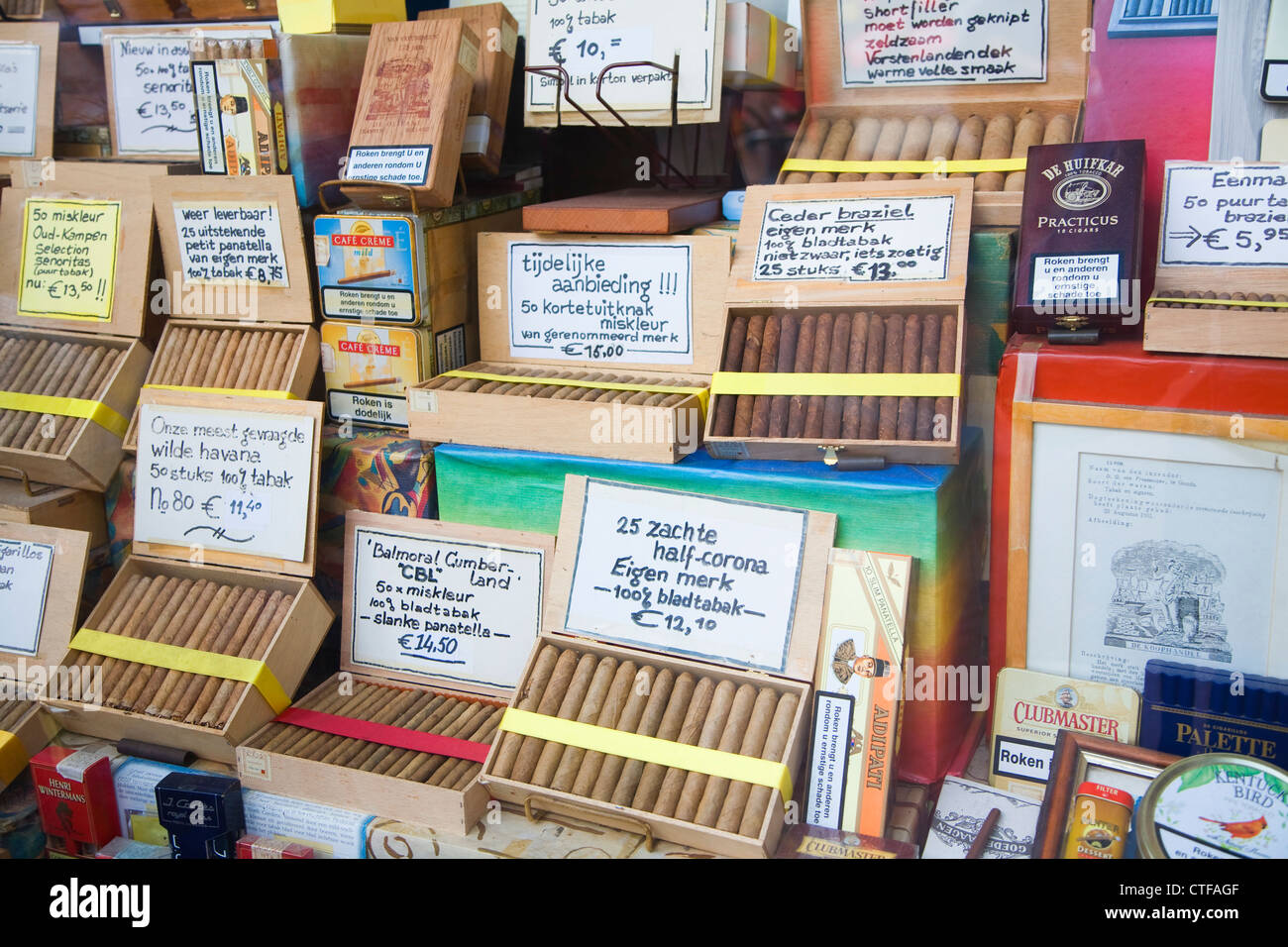 Tabaccaio shop display sigaro Gouda, Paesi Bassi Foto Stock