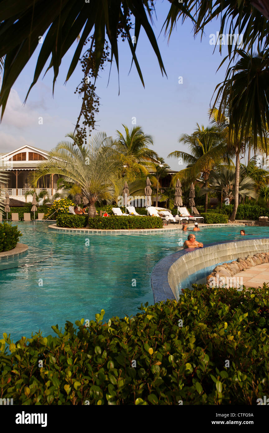 Caribbean West Indies Saint Kitts e Nevis - Four Seasons Hotel e Resort di Nevis - piscina Foto Stock