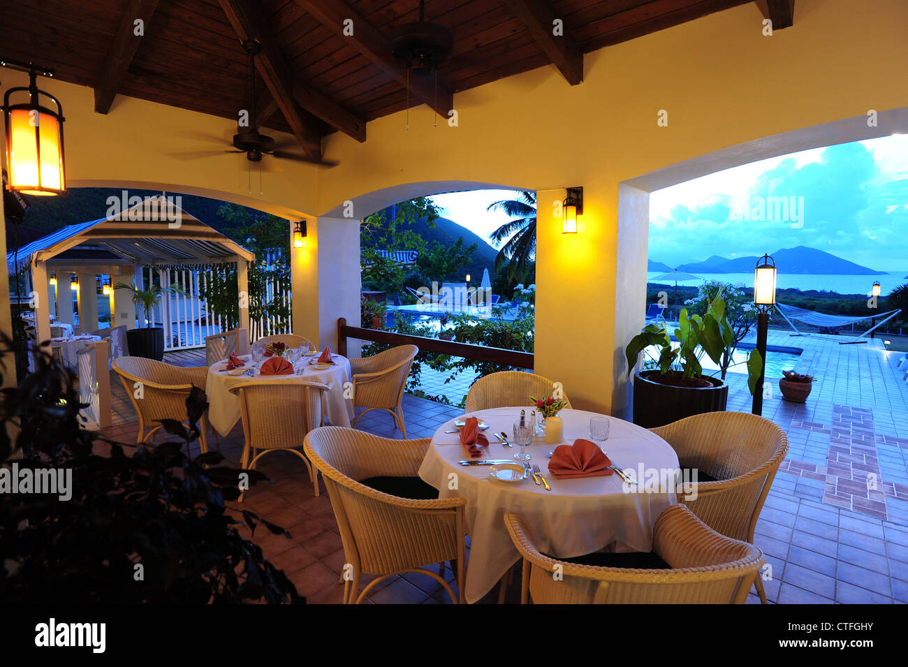 Caribbean West Indies Nevis Mount Nevis Hotel ristorante crepuscolo serale Foto Stock