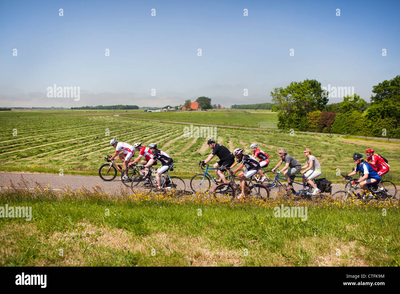 I Paesi Bassi, Hindeloopen. Undici città tour in bicicletta ( Olandese: Elfsteden Fietstocht). Foto Stock