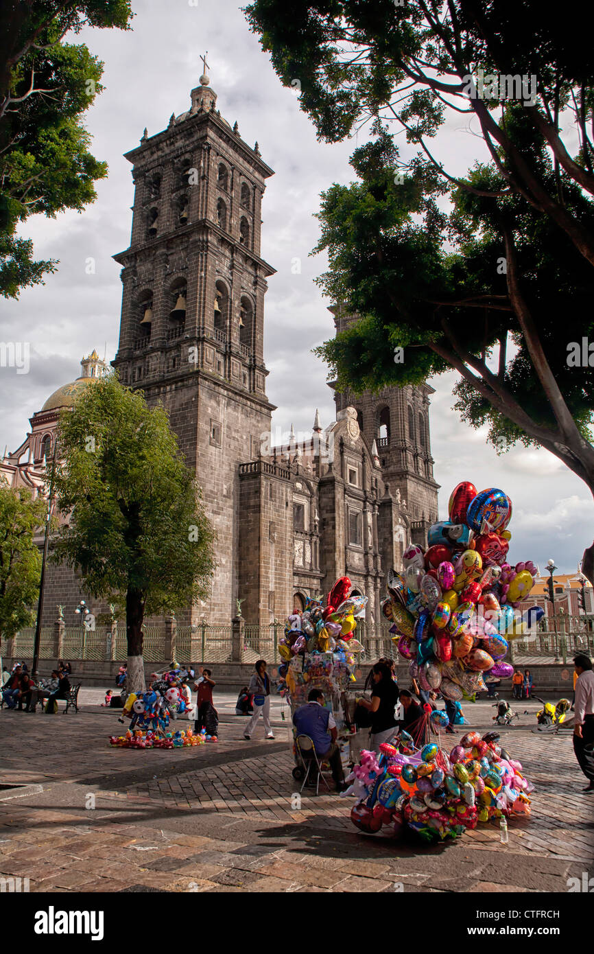 Catedral de Puebla, Cattedrale di Puebla, vicino allo Zocalo, Puebla, Messico Foto Stock