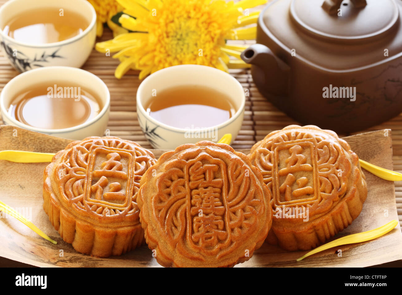 Mooncake e tè cinese,metà autunno festival cibo. Foto Stock